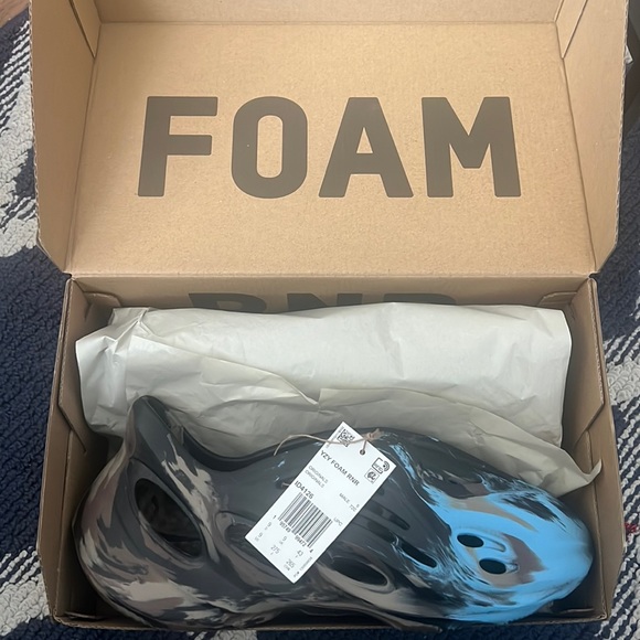 COPY - Yeezy Foam Runners - Picture 1 of 5